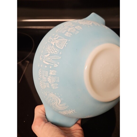 Pyrex Amish Butterprint White on Turquoise 1 1/2 qt Cinderella Mixing Bowl #442 - Picture 11 of 14